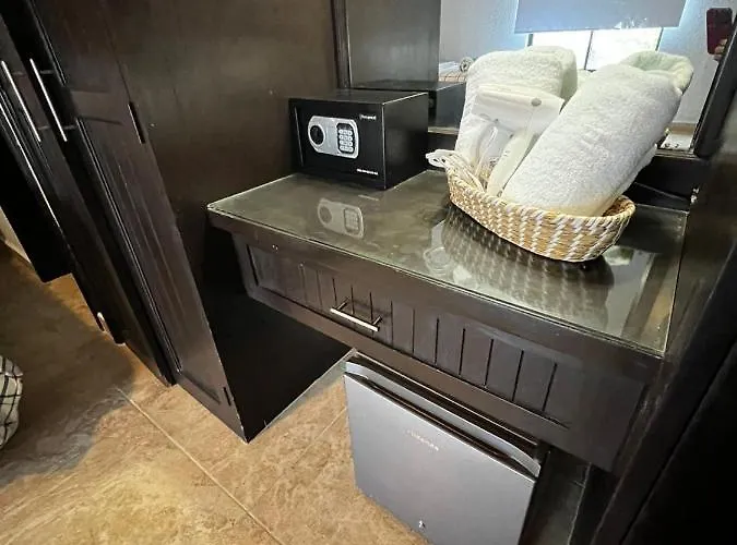 One Or 2 Bedrooms With Lock Off In *